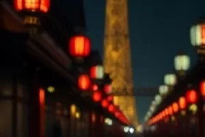 老式阳台上的花盆与晾衣绳，《母亲的春天》画面